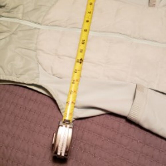 lululemon athletica Down for a Run vest, Mint GREEN, size 10 - Picture 11 of 11